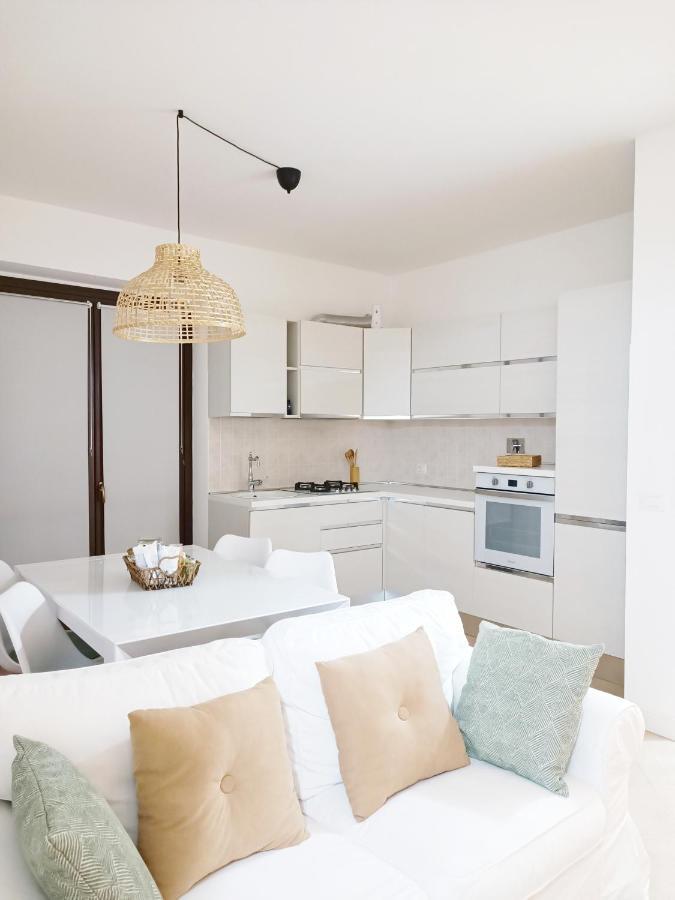 Ai Castelli Apartment - Locazione Turistica Cin It58060C2Fhnreg9A Colonna Exteriör bild